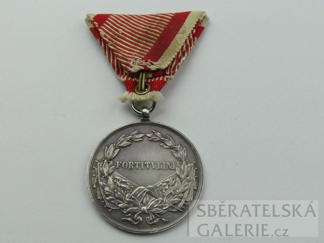 R-U velká stříbrná medaile za statečnost Karel