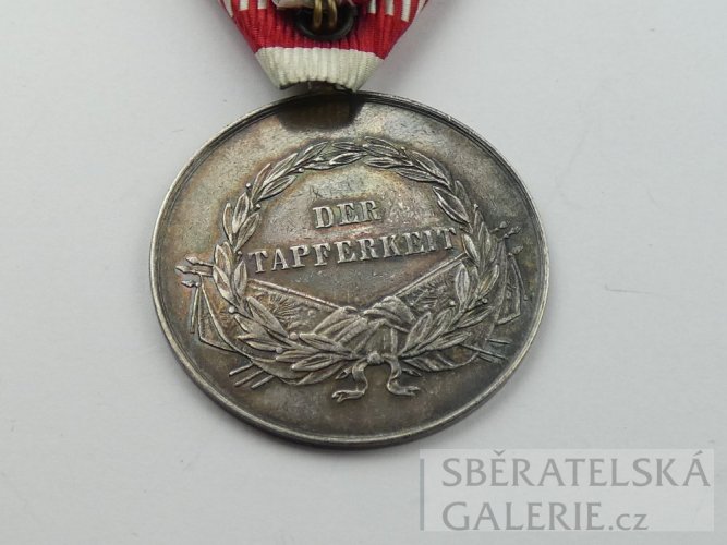 Medaile za statečnost FJI - velká varianta - AG